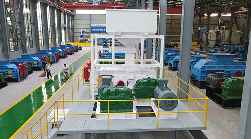 1000x600型高压辊磨机制砂生产现场