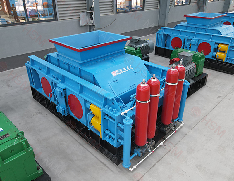 别让耐磨件拖累产量，专破硬料的对辊制砂机这样选