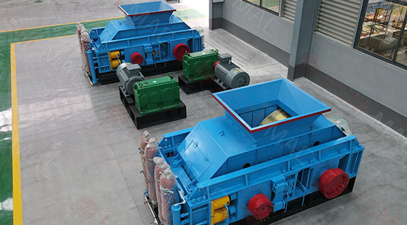 贵州1210齿辊+1210液压对辊制砂机煤矸石提取硫精砂现场