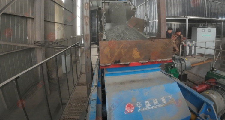 水泥熟料制砂机生产现场 